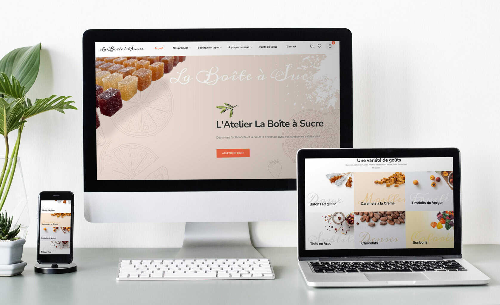 Site de L’Atelier La Boîte à Sucre présenté sur ordinateur, portable et téléphone.